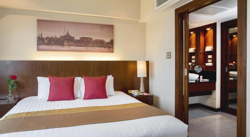 Image of 1 King Bed, Balcony Suite, River View 9