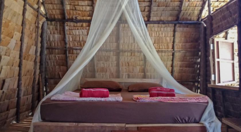 Mr. Chuoi bar and hut photo