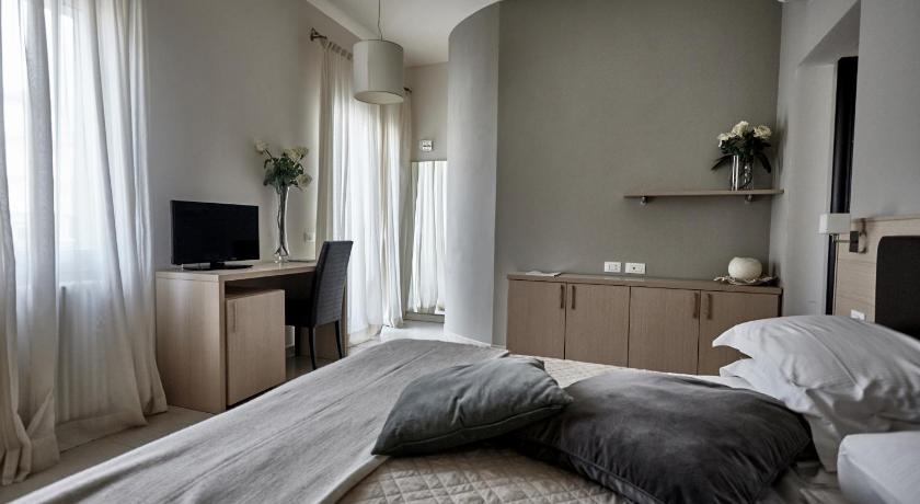 Rouge Hotel International