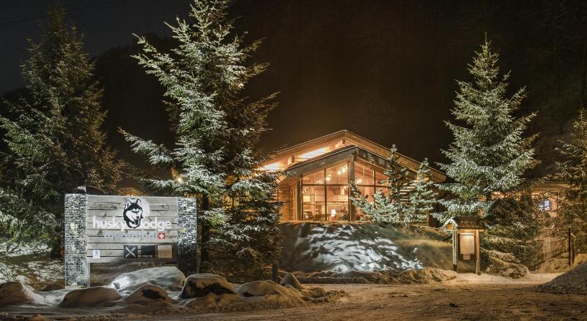 Huttenhotel Husky Lodge — Hotel in Muotathal