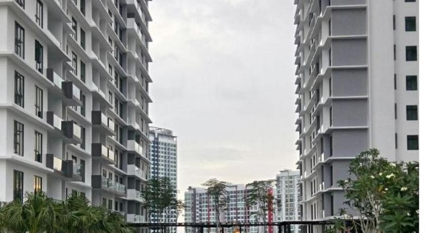 HostaHome Suite at Platino, Your Gateway to Shopping and Dining at Paradigm Mall photo