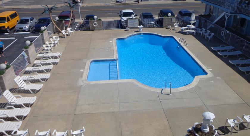 Caprice Motel - Wildwood photo