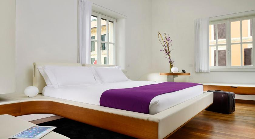 Image of Collection Superior Room 4