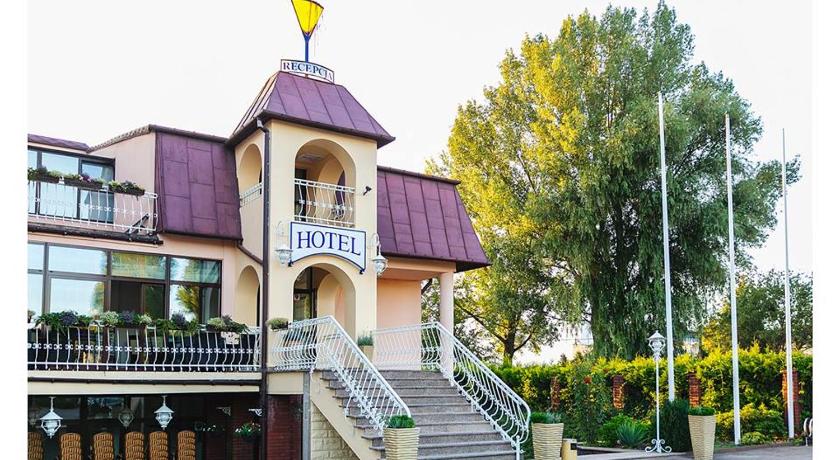 Marki Hotel Mistral 3-Star Hotel lobby