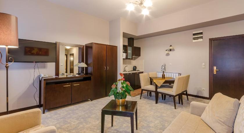 Image of Family Suite (2 Adults + 2 Children) 11
