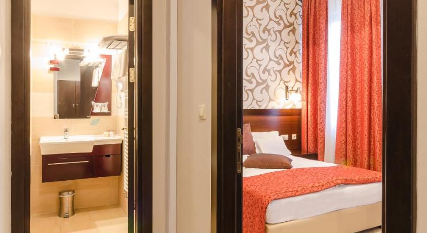 Image of Family Suite (2 Adults + 2 Children) 15