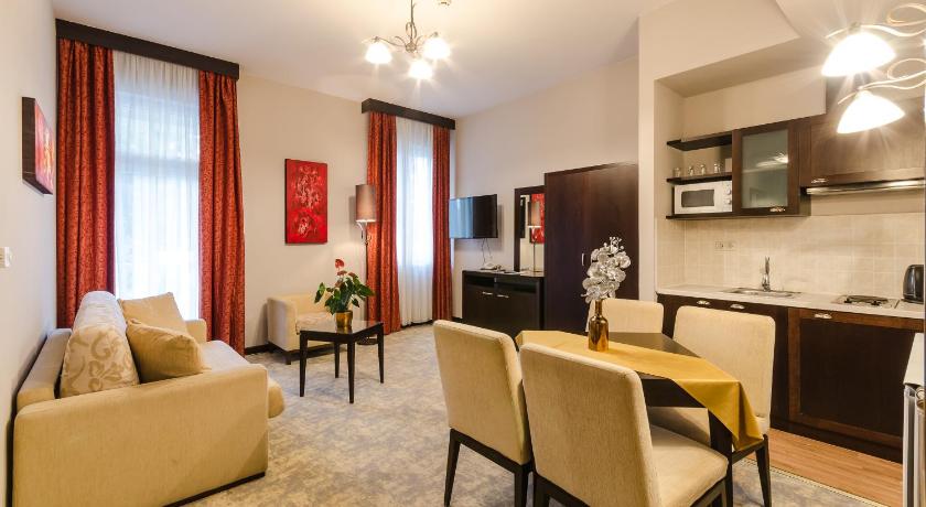 Image of Family Suite (2 Adults + 2 Children) 1
