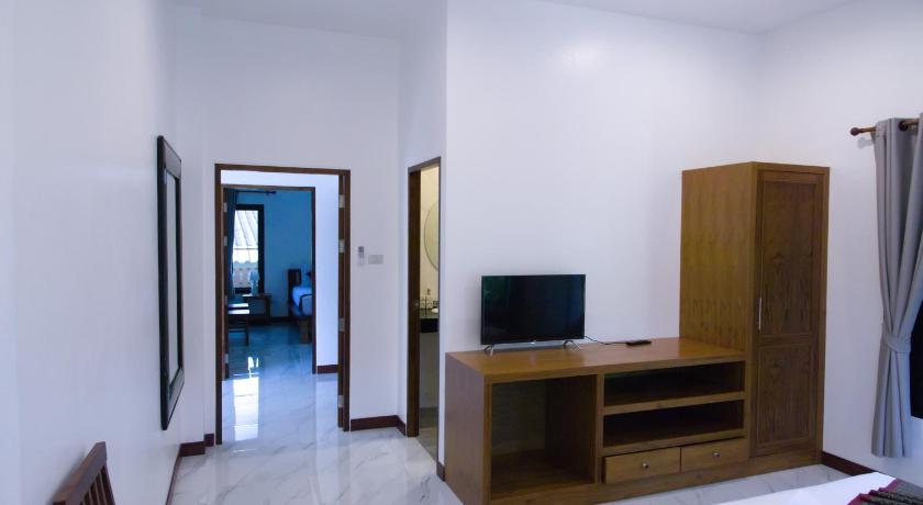 Image of Two-Bedroom House 12