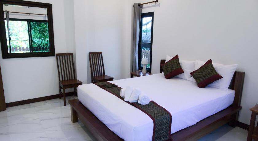 Image of Two-Bedroom House 10