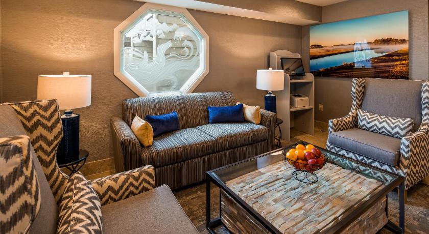 Best Western PLUS Chincoteague Island photo