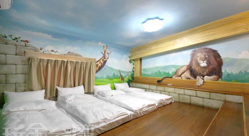 Happy Inn photo
