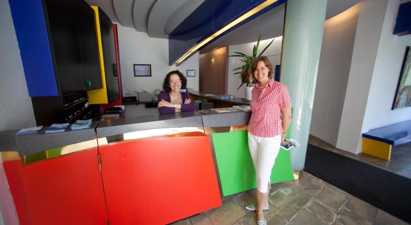Rotel Inn photo