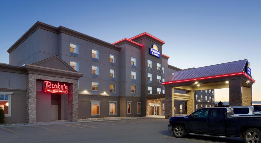 Days Inn & Suites by Wyndham Edmonton Airport