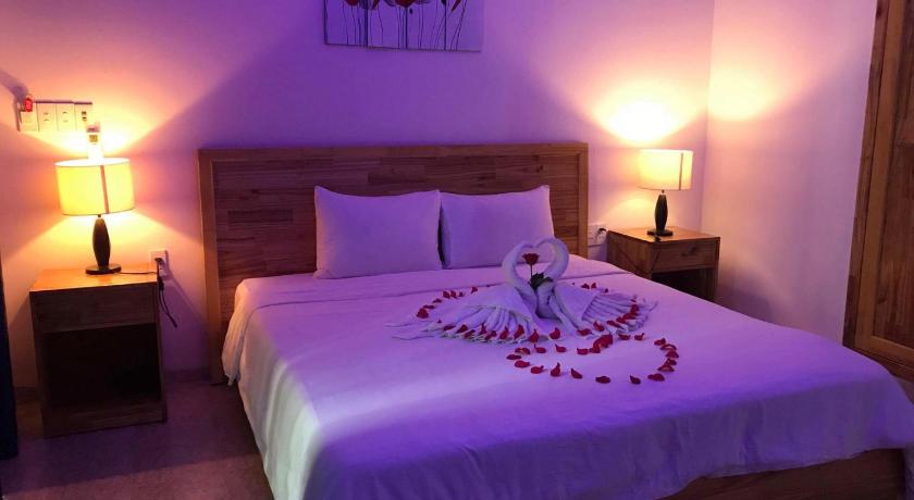 Image of Deluxe Double Room with Balcony 12