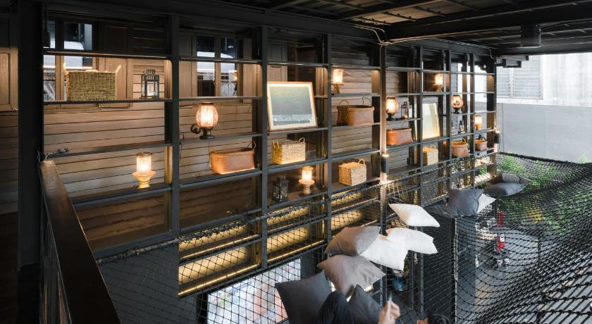 Bangkok Kloem Hostel 2-Star Hotel lobby