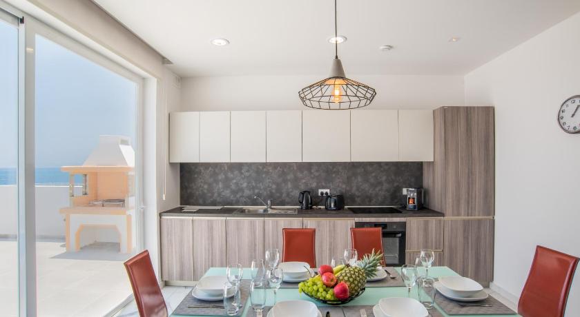 The Sea-Bank Villa Apartments photo