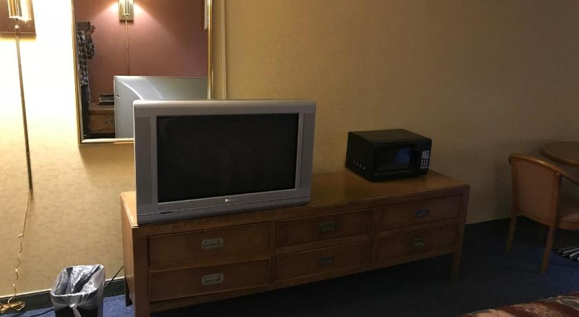 Economy Inn photo