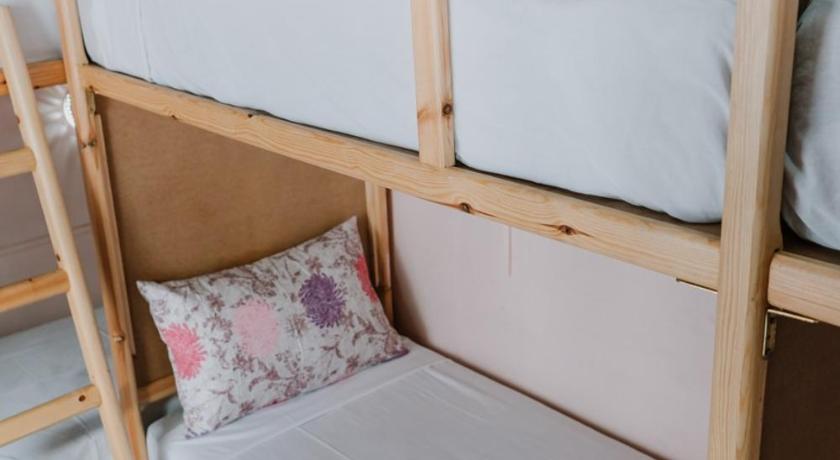 Image of Bed in 6-Bed Female Dormitory Room 3