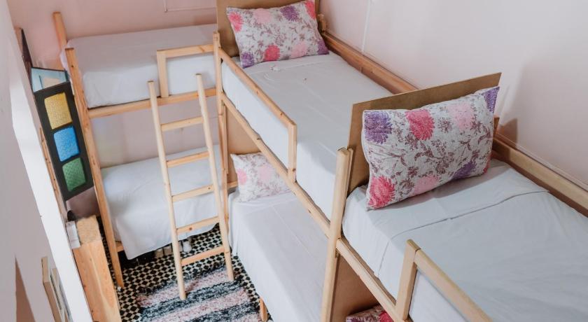 Image of Bed in 6-Bed Female Dormitory Room 2