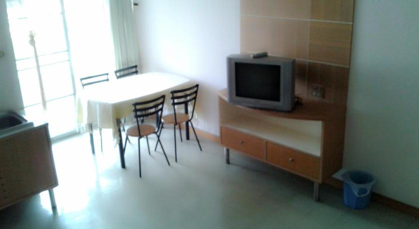 Image of One-Bedroom Apartment 10