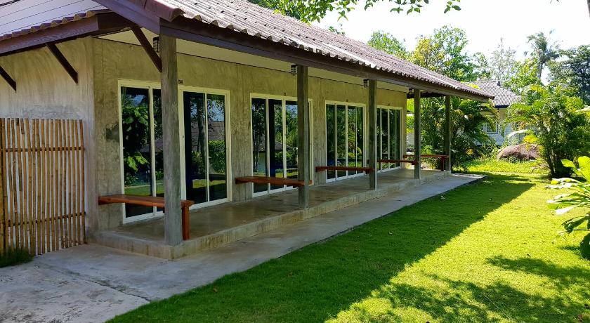 Image of Standard Twin Room with Garden View 1