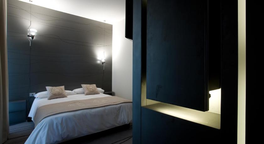 Image of Deluxe Double Room 5