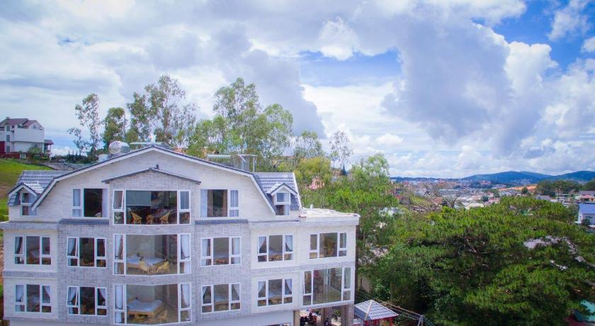 STARVIEW VILLA – Dalat, KS