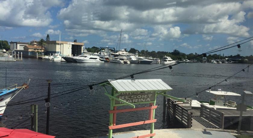 Pirate's Cove Resort and Marina - Stuart