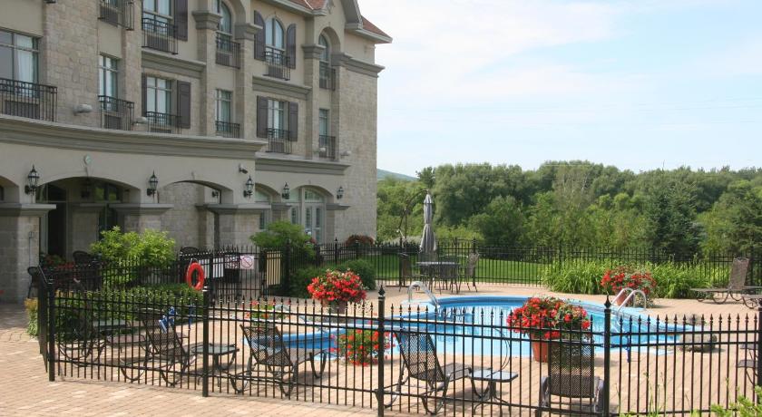 Le St-Martin Bromont Hotel & Suites