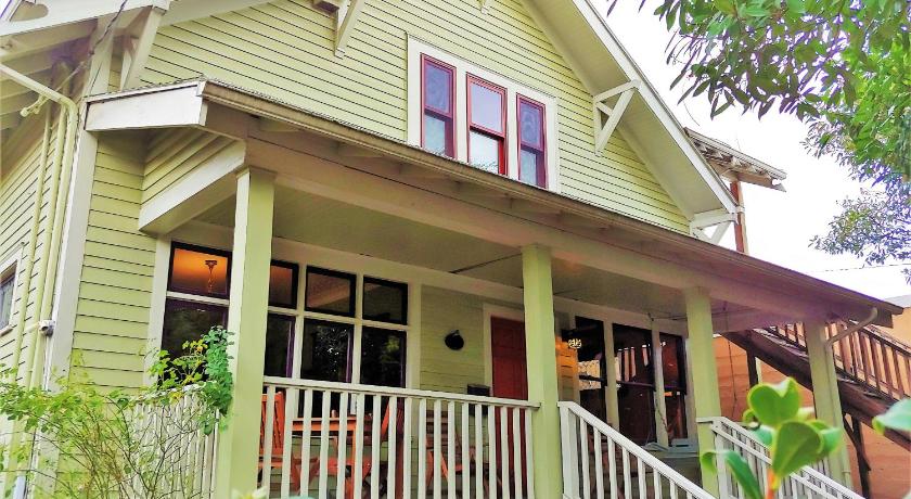 Bluebird Guesthouse — Hotel in Portland (OR)