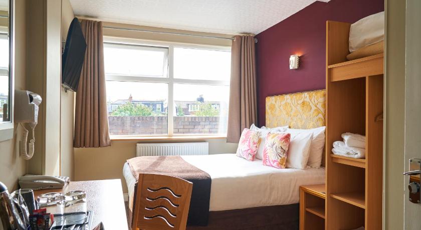 Image of Snug Double Room 0