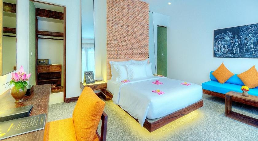 Image of Premier Suite with Pool Access 4