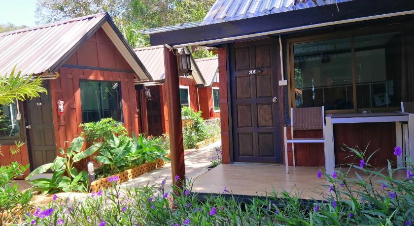 a house with a patio and a garden, Phi Phi Long Beach Bungalow ( Had Yao) in Ko Phi Phi