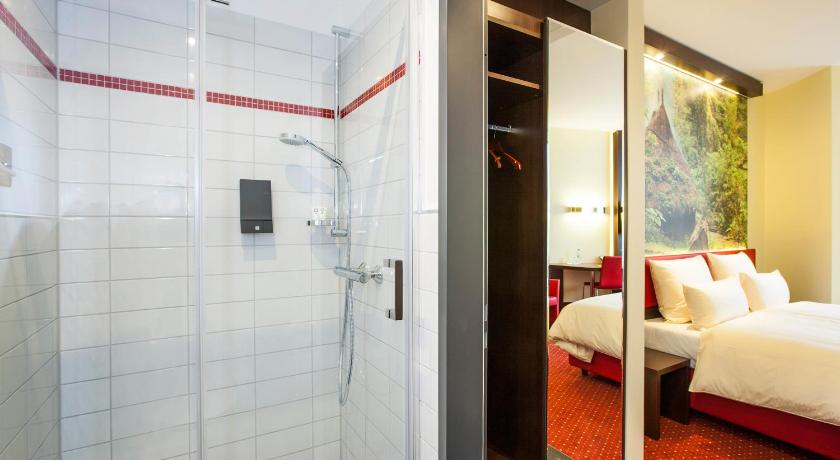 Image of Quadruple Room 7