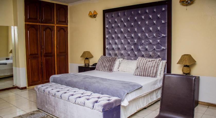 Rugems Executive Lodge - image 2