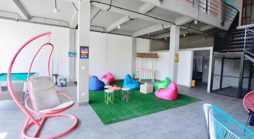 Beach Hut Hostel – Kuta , Bali, CO