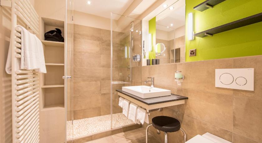 Image of Classic Garden View Double or Twin Room 10