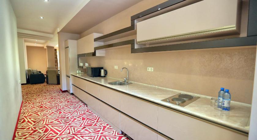 Image of Family Suite 12