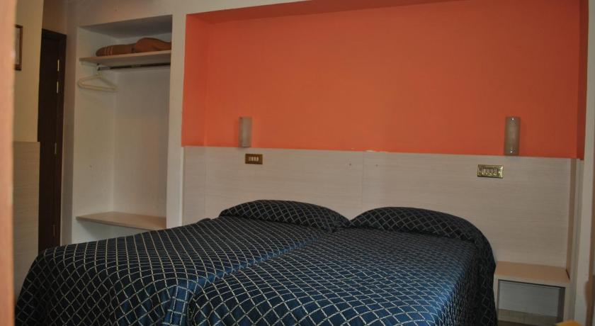 Gazdaságos szoba kétszemélyes ággyal vagy 2 külön ággyal (Economy Double or Twin Room) fotója 3