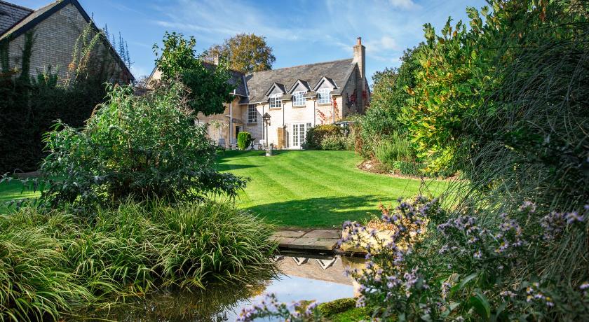 Cricket Field House photo