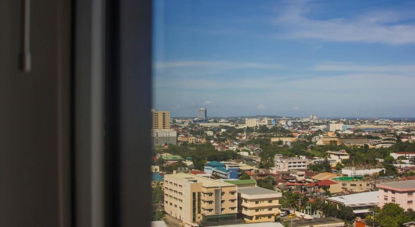 Mabolo Garden Flat a2 free pool gym near Ayalamall photo