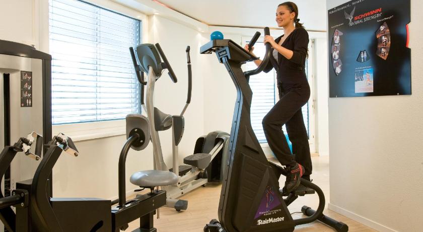Novotel Zurich Airport Messe Hotel photo