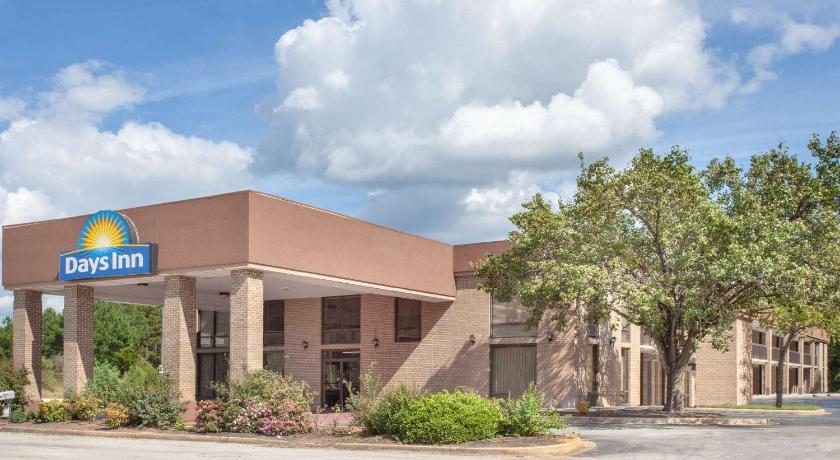 Days Inn by Wyndham Clinton-Presbyterian College