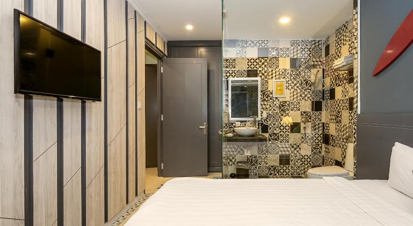 Image of Three-Bedroom Apartment with Balcony 7