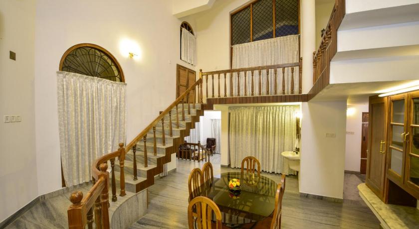 Hotel Treetop photo