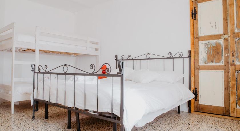 Image of Quadruple Room with Private Bathroom 9