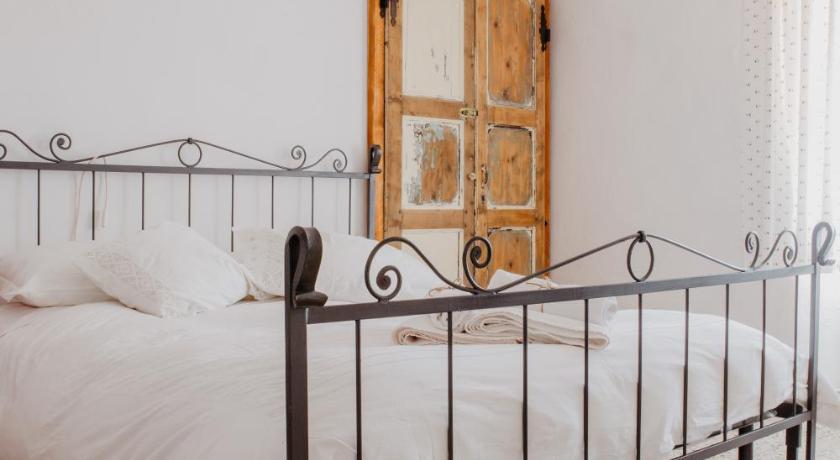Image of Quadruple Room with Private Bathroom 10