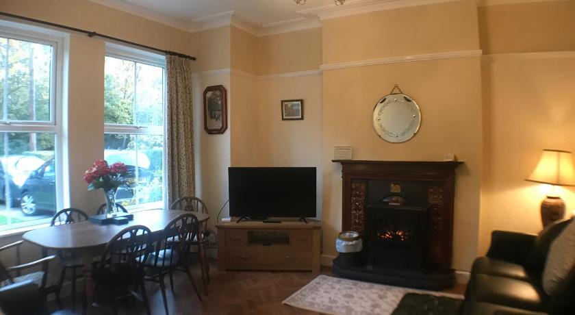 Red Squirrel Cottage Formby فورم باي حجز رخيص فوري مع اجودا
