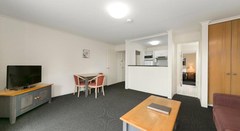 Mt Ommaney Hotel Apartments