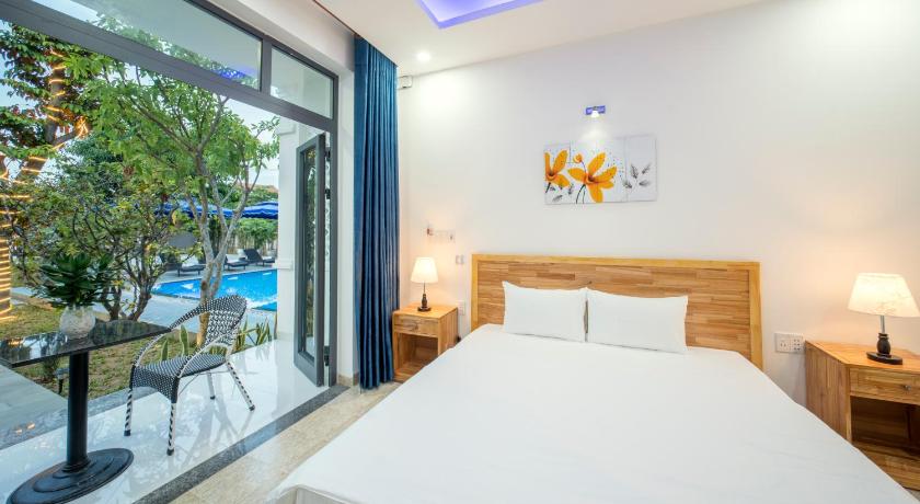 Image of Deluxe Double Room with Balcony 4